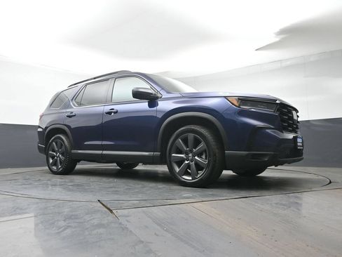 Used 2023 Honda Pilot Sport image 34