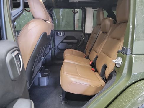 Used 2021 Jeep Wrangler Unlimited Rubicon w/ Uconnect 4C Nav & Sound Group AWD/4WD image 28