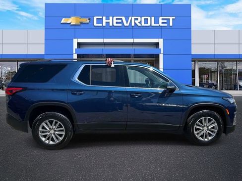 Certified 2023 Chevrolet Traverse LT w/ Rear Camera Mirror Package AWD/4WD image 2