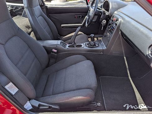 Used 1991 MAZDA MX-5 Miata RWD image 21