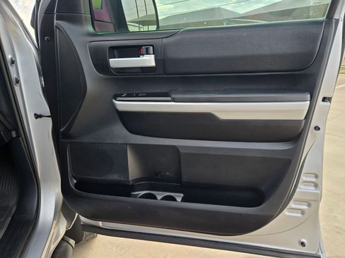 Used 2018 Toyota Tundra SR5 image 31