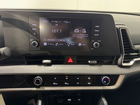 Used 2024 Kia Sportage LX AWD/4WD image 13