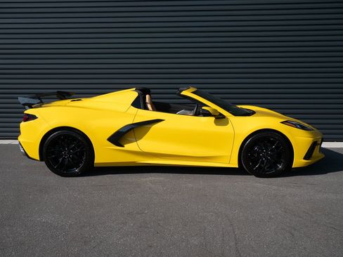 Used 2025 Chevrolet Corvette Stingray Premium Conv w/ 3LT image 21