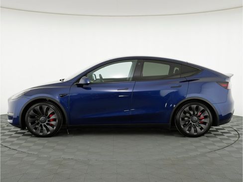 Used 2023 Tesla Model Y Performance image 9