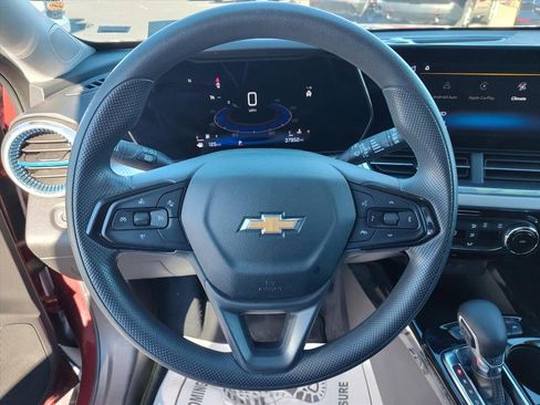 Used 2024 Chevrolet Trax LT image 14