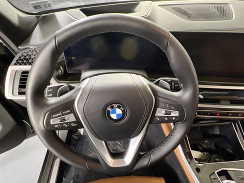 Used 2024 BMW X5 xDrive40i w/ Parking Assistance Package image 11