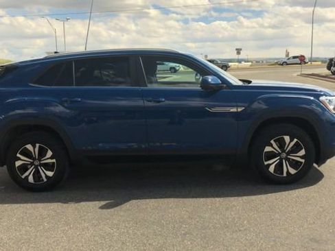 Used 2026 Volkswagen Atlas Cross Sport SE AWD/4WD image 9