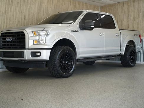 Used 2017 Ford F150 XLT w/ Equipment Group 302A Luxury AWD/4WD image 4