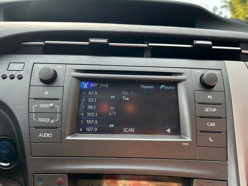 Used 2014 Toyota Prius Two image 18