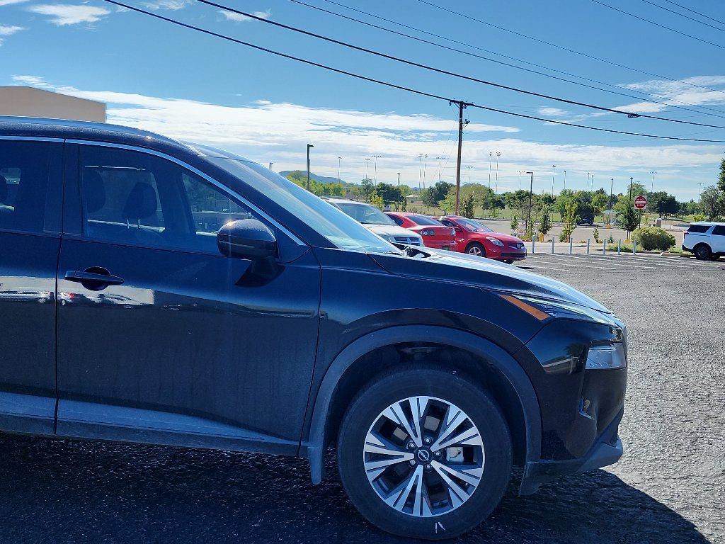 Used 2022 Nissan Rogue SV w/ SV Premium Package AWD/4WD image 4