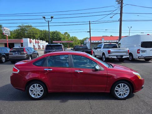 Used 2010 Ford Focus SEL image 5