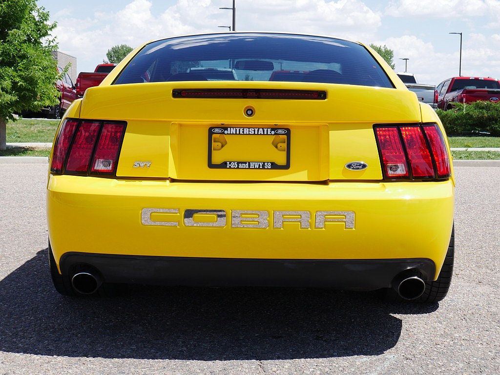 Used 2004 Ford Mustang Cobra RWD image 4