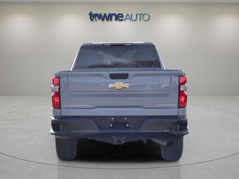 Used 2025 Chevrolet Silverado 2500 Custom w/ Custom Value Package image 4