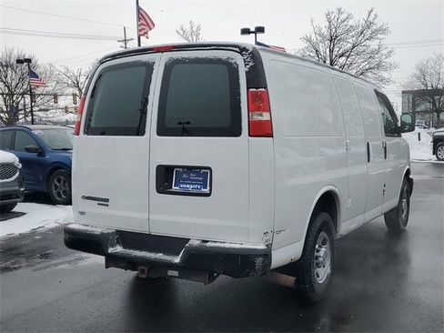 Used 2013 Chevrolet Express 2500 w/ Power Package image 4