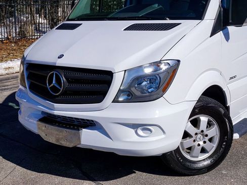 Used 2015 Mercedes-Benz Sprinter 2500 image 85
