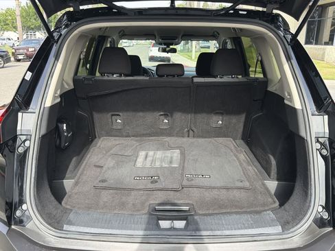 Used 2023 Nissan Rogue SV image 29