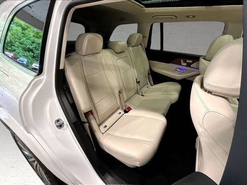 Used 2023 Mercedes-Benz GLS 450 4MATIC image 25