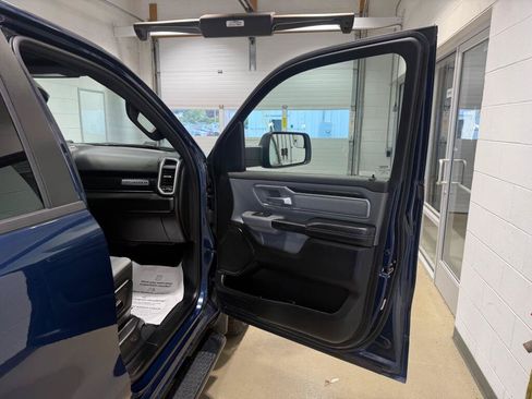Used 2021 RAM 1500 Big Horn AWD/4WD image 10