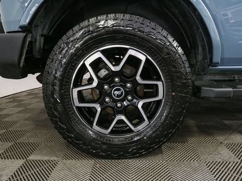 Used 2022 Ford Bronco Outer Banks AWD/4WD image 13