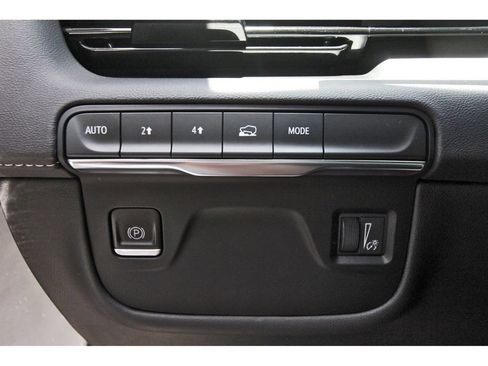 Used 2023 Cadillac Escalade Premium Luxury AWD/4WD image 23