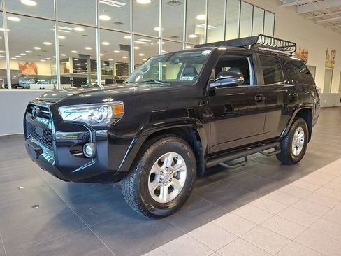 Used 2023 Toyota 4Runner SR5 Premium w/ Moonroof Package RWD image 3