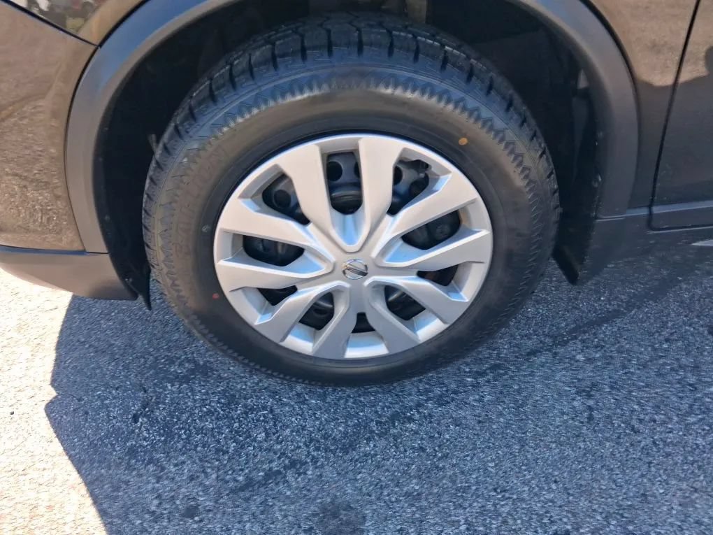 Used 2017 Nissan Rogue S AWD/4WD image 9
