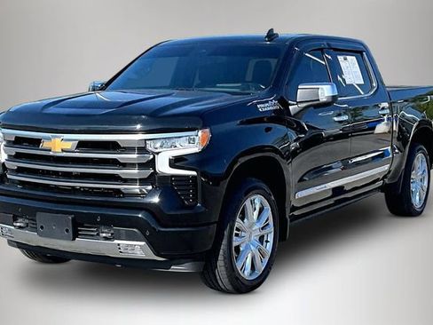 Used 2024 Chevrolet Silverado 1500 High Country w/ High Country Premium Package AWD/4WD image 2