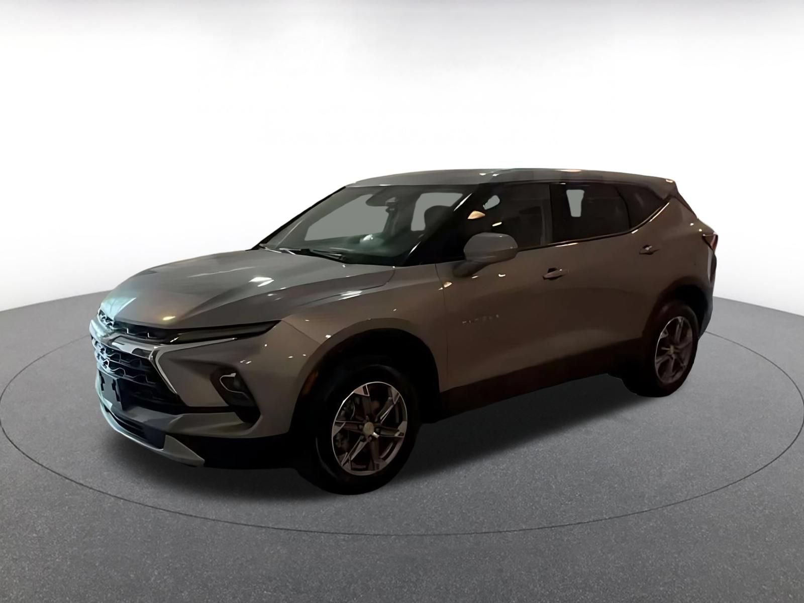 Used 2025 Chevrolet Blazer LT FWD image 7