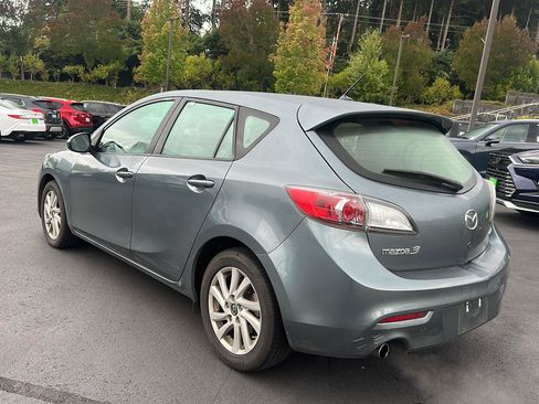 Used 2013 MAZDA MAZDA3 i Grand Touring FWD image 2