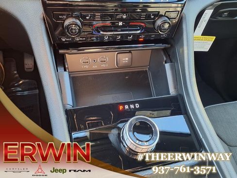 New 2025 Jeep Grand Cherokee Altitude w/ Trailer Tow Package image 11