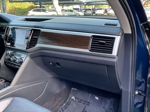 Used 2022 Volkswagen Atlas SE image 19