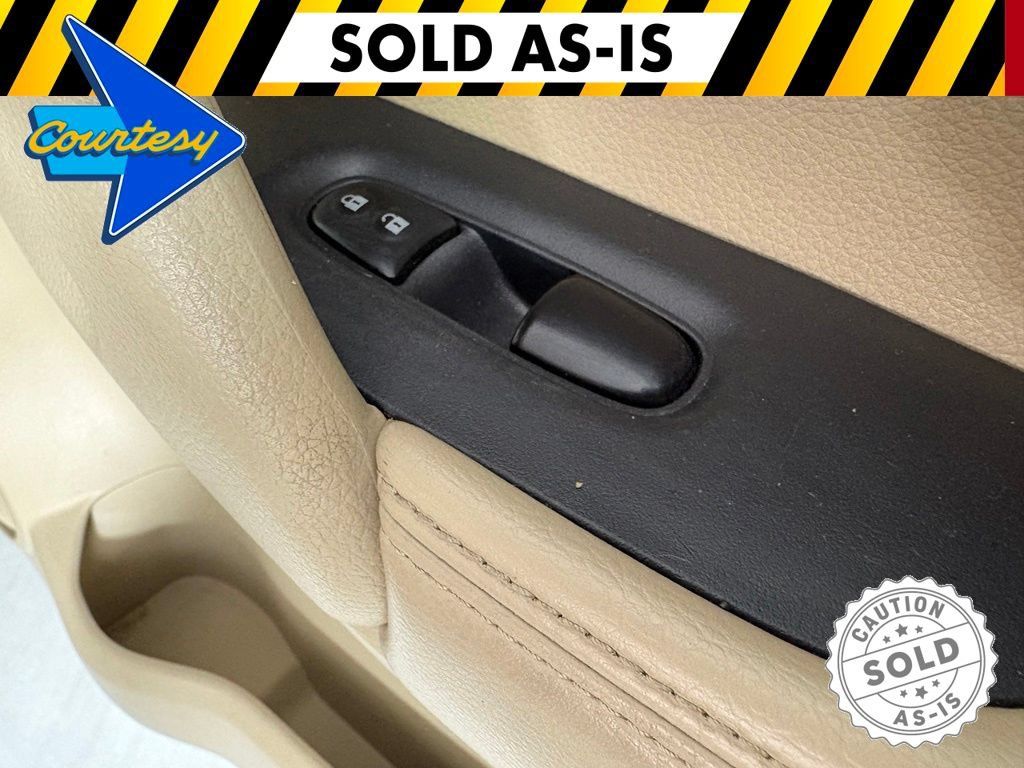 Used 2015 Nissan Rogue S FWD image 13