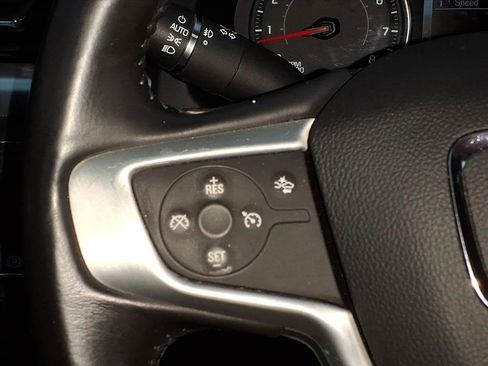 Used 2018 GMC Acadia SLT image 24