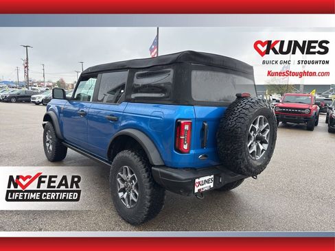 Used 2023 Ford Bronco Badlands image 9