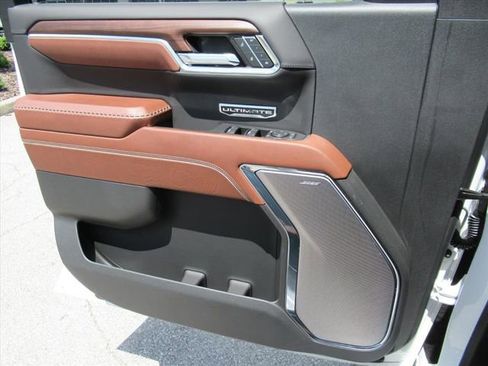 Used 2024 GMC Sierra 1500 Denali Ultimate AWD/4WD image 18