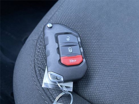 Used 2023 Jeep Wrangler Sport AWD/4WD image 38