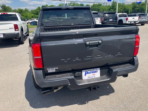 Used 2025 Toyota Tacoma SR5 AWD/4WD image 6