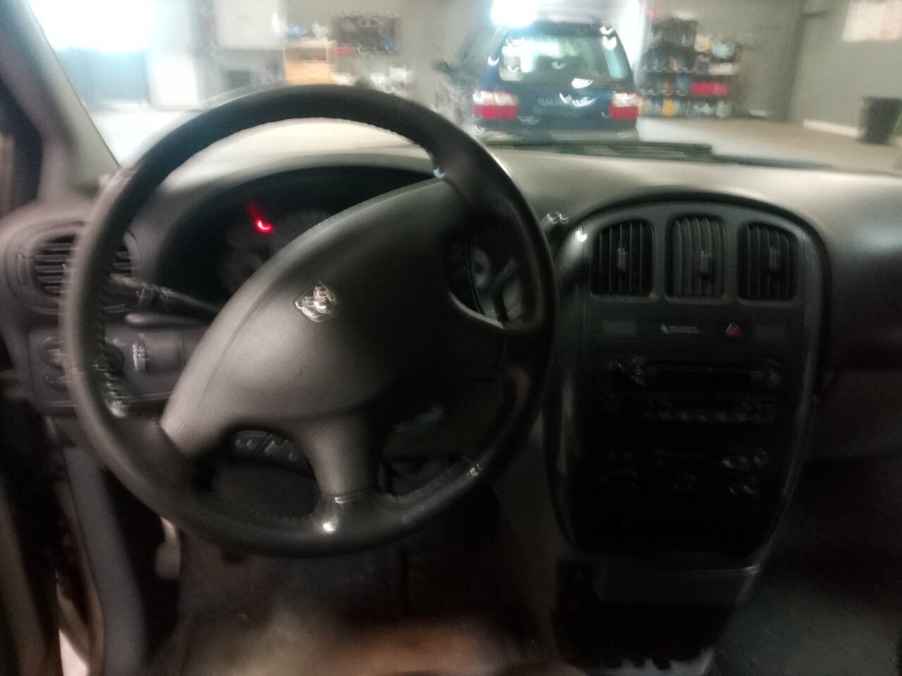 Used 2005 Dodge Grand Caravan SXT FWD image 30