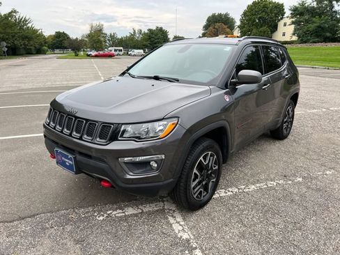 Used 2019 Jeep Compass Trailhawk AWD/4WD image 5