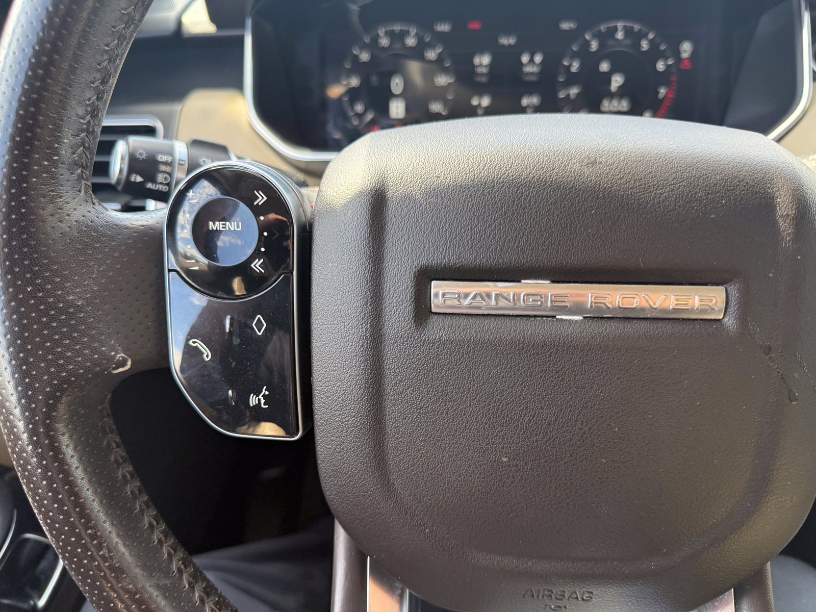 Used 2019 Land Rover Range Rover Sport SE AWD/4WD image 15
