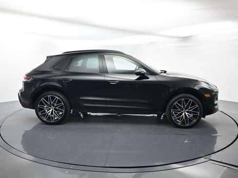 Used 2025 Porsche Macan image 16