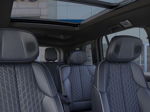 New 2026 Cadillac Vistiq Premium Luxury image 24