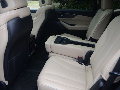 Used 2023 Acura MDX SH-AWD w/ Advance Package image 16