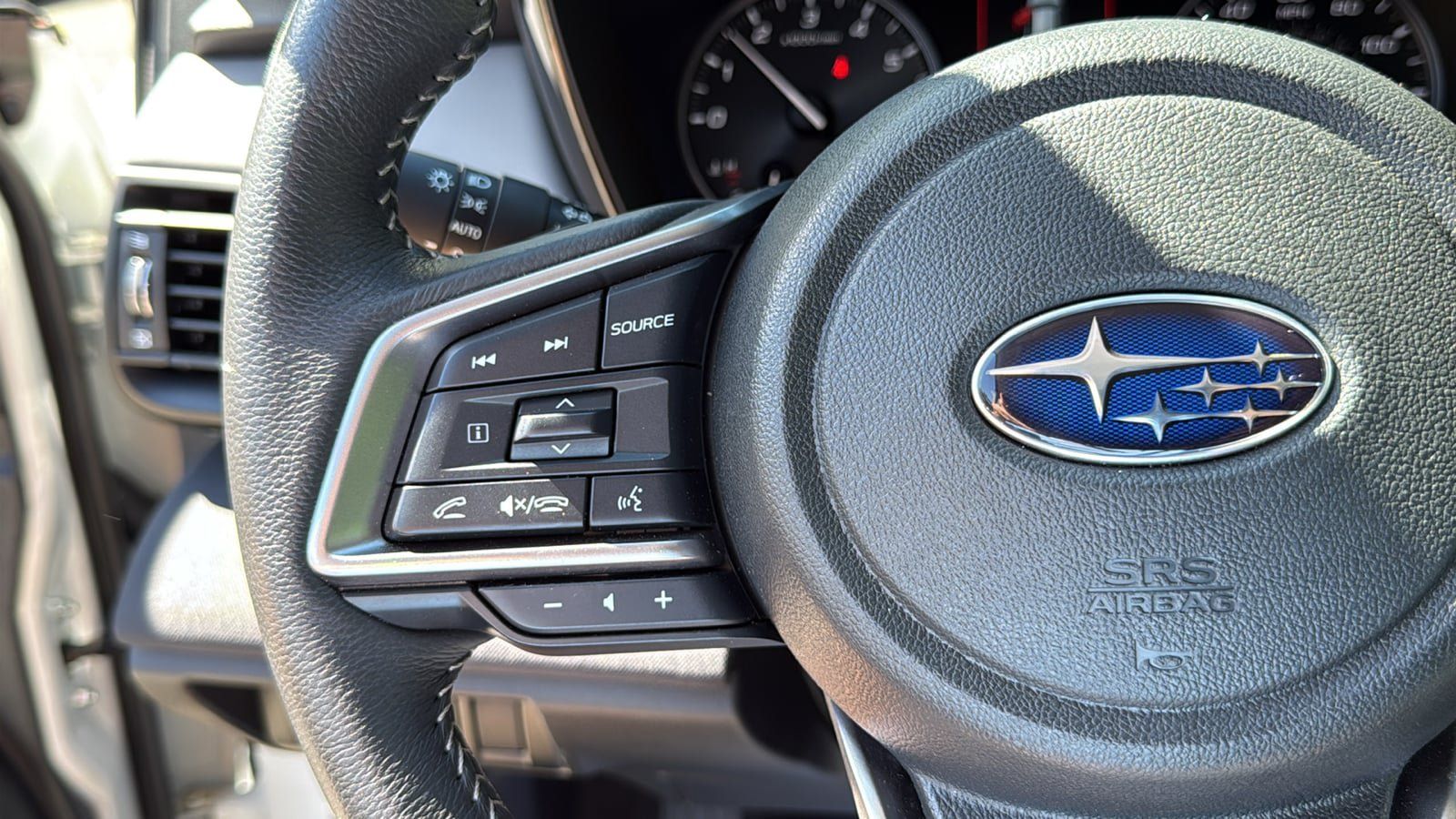 Used 2025 Subaru Outback Premium AWD/4WD image 14