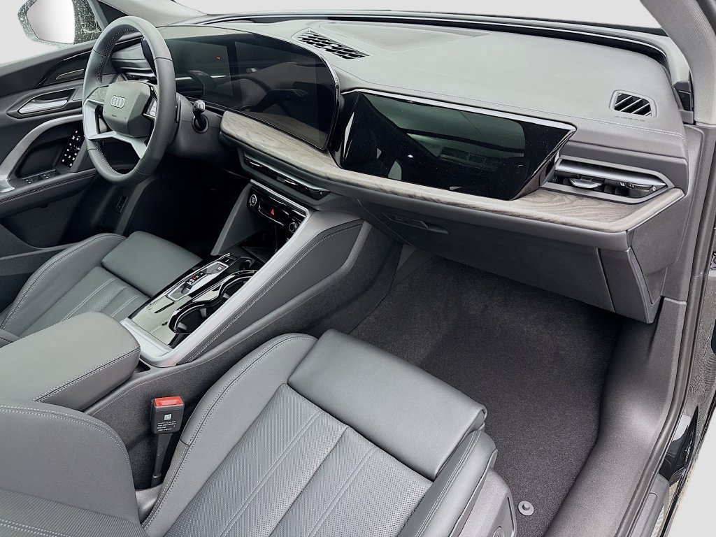 Certified 2025 Audi Q5 Premium Plus w/ Premium Plus AWD/4WD image 17