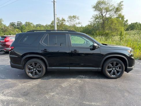 Used 2023 Honda Pilot Sport image 7