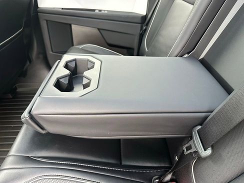 Used 2024 Tesla Cybertruck AWD Crew Cab image 40