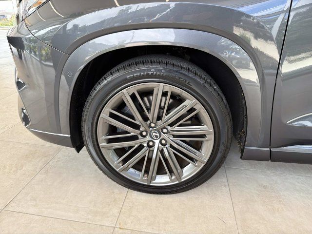 Certified 2026 Lexus TX 550h AWD Plug-In Hybrid w/ Technology Package image 9