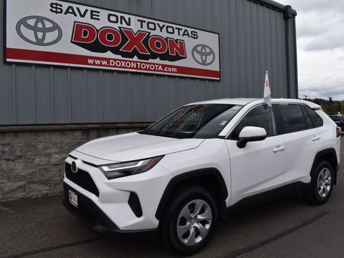 Certified 2025 Toyota RAV4 LE AWD/4WD image 1