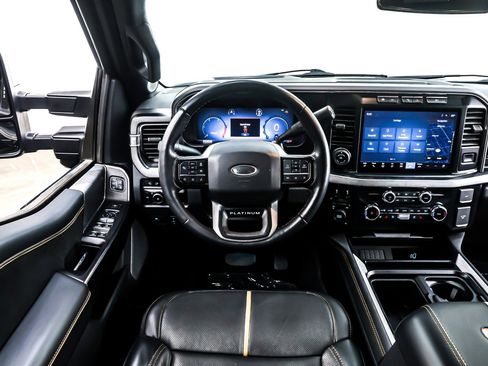 Used 2023 Ford F250 Platinum image 6
